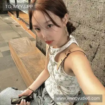 卢鸣革